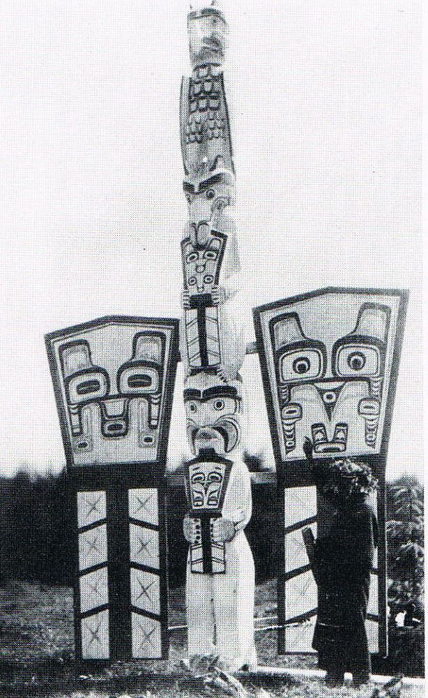 Charlie James, Kwakiutl Artist. Totem Pole